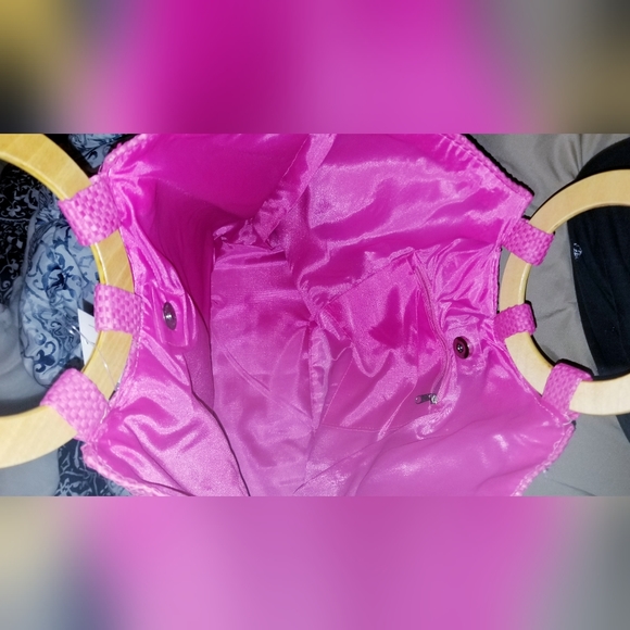 NWT GaBaangs Straw Tote Handbag w/wooden handles - Picture 2 of 4